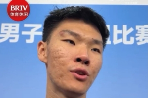 范子銘：瘦了10到15斤 現(xiàn)在節(jié)奏打得很快 許指導(dǎo)對(duì)跑動(dòng)要求也高