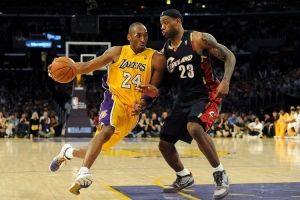 楊毅：關(guān)鍵球我選科比而非詹姆斯 老科有殺手本色&老詹更像組織者