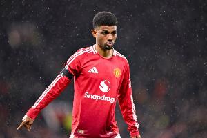 阿瑪?shù)伦陨腺惣驹谟⒊统?次助攻，曼聯(lián)隊(duì)內(nèi)僅次于B費(fèi)