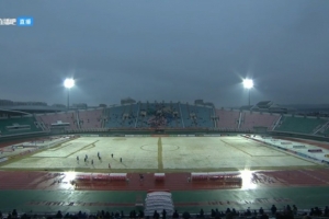 冰天雪地！延邊龍鼎主場積雪嚴(yán)重，草坪都被染成了白色