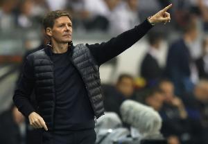 大將缺陣，水晶宮主帥：格伊腳部受傷，過(guò)去幾天都拄著拐杖