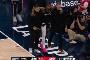 希望無(wú)礙！杰倫·格林捂著右腿筋離場(chǎng)了！左腿筋剛康復(fù)！