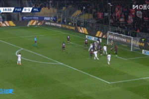 被秒吹！帕爾馬角球進(jìn)攻中打進(jìn)一球，因越位在先被吹無效