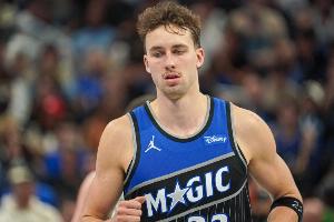 很拼但進(jìn)攻效率太低！小瓦格納17中5拿到20分9板3助2斷 7前場(chǎng)板