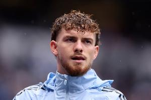 難尋機(jī)會(huì)！羅馬諾：埃利奧特目前在維拉處境艱難，他對(duì)現(xiàn)狀不開(kāi)心