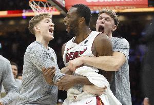 鍵盤俠|維金斯拒絕加班！貝恩拯救班凱羅！文班：地球人 你們完了