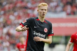 官方：雨果·拉爾森在瑞典隊集訓(xùn)中受傷，提前返回法蘭克福