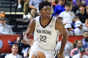 13號(hào)秀！貝弗利：我的訓(xùn)練師說奎因是小約基奇 連鄧肯也喜歡他