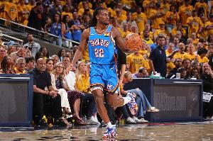 卡魯索轉(zhuǎn)發(fā)！卡森·華萊士對位莫蘭特&庫里&東契奇 三人共51中14