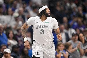 隊記：球隊醫(yī)療團隊與濃眉團隊就復(fù)出時機產(chǎn)生分歧 老板支持前者