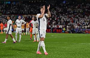 斯通斯：我們需要保持必勝的信念 比賽開始的幾分鐘會像下棋一樣