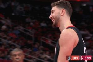 可惜！差一個(gè)助攻三雙 申京笑著提前打卡下班！