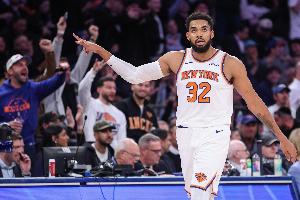 火力全開(kāi)！唐斯26中13&三分14中6砍下39+11 上半場(chǎng)31分&正負(fù)值+13