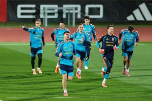 馬卡報：西班牙世界杯5大位置競爭激烈 庫巴西、赫伊森需競爭中衛(wèi)