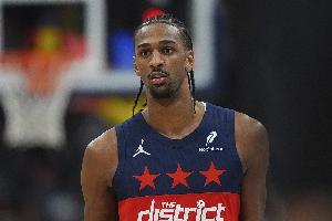 低迷！薩爾6犯離場 全場僅出戰(zhàn)23分鐘12中4拿到9分