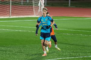 馬卡報：赫伊森經(jīng)檢查后確認(rèn)沒有受傷，可以出戰(zhàn)埃爾切