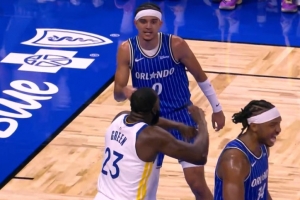 是魔鬼的步伐？布萊克打節(jié)奏拋投2+1 追夢瘋狂比劃走步！