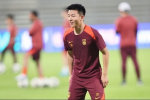 足球中國(guó)為陶強(qiáng)龍慶祝24歲生日，球員已為國(guó)足出戰(zhàn)5次