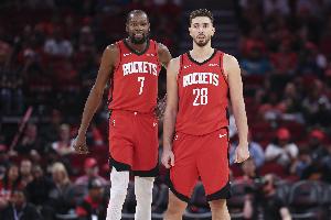 張佳瑋：火箭四塔贏了騎士雙塔 申京4號(hào)位體格干著組織后衛(wèi)的活