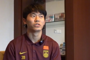 胡荷韜：其實(shí)傷病并沒(méi)有完全好，再把自己當(dāng)年輕球員是一種松懈