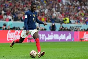 法國(guó)隊(duì)醫(yī)批巴黎隊(duì)醫(yī)：他又不是上帝，巴黎對(duì)待登貝萊和杜埃雙標(biāo)