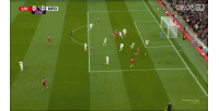 薩拉赫精彩突破傳中，可惜凱爾凱茲包抄踢高了