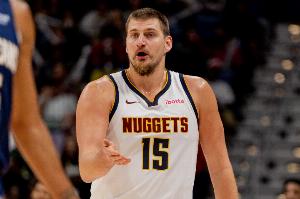 掘金9勝1負(fù)！約基奇11月場均34分12.3板11.1助 命中率65/48/85%