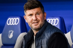 狼堡挖角未成功，霍芬海姆官方：施奇克繼續(xù)擔(dān)任體育總經(jīng)理