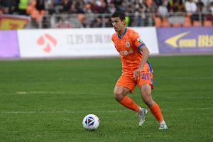 未來(lái)可期！20歲泰山小將依木蘭收官戰(zhàn)演中超首秀