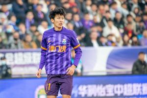 記者談謝維軍肋骨骨裂：把有事說成沒事，也體現(xiàn)了小謝的個性