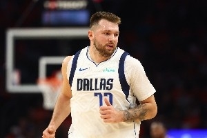 各隊(duì)隊(duì)史單場得分王：9隊(duì)都有70+先生 科比81張伯倫100都不可破？