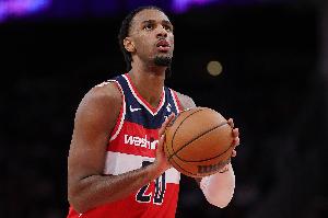 打得還可以！薩爾18中7拿到16分11板4助