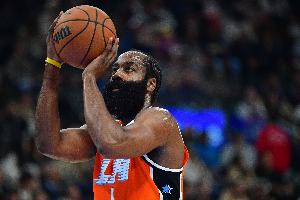 歷史僅四人在35歲后達成半場35分：哈登、庫里、科比、克勞福德