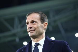 布馮：孔蒂保守阿萊格里更勇敢，囧叔在帥位不保時(shí)也敢排出4前鋒