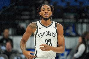 兩雙到手！克拉克斯頓6投4中&罰球2中2 得到10分11板3助2帽