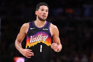 贏球功臣！布克18投7中&罰球11中8砍24分5板7助1斷2帽 正負值+6