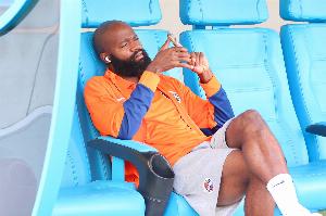 媒體人：蘭克爾賽前一晚夜襲深圳見(jiàn)女友，第二天回來(lái)褲襠里都是血