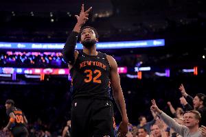 太猛了！唐斯半場11中7轟下17分6板 次節(jié)獨得13分