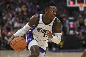 串聯(lián)可以！施羅德半場(chǎng)送7助攻 4中2貢獻(xiàn)4分3籃板