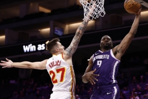 致命搶斷！阿丘瓦8中5拿到10分8板1斷1帽 正負(fù)值+19全場(chǎng)最高