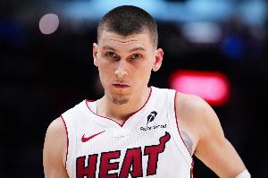 熱火VS獨行俠首發(fā)：希羅復(fù)出迎賽季首秀 弗拉格攜華盛頓來犯