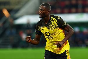 多特本賽季5場(chǎng)歐冠中4場(chǎng)打進(jìn)4球，共計(jì)17粒進(jìn)球高居所有球隊(duì)之首