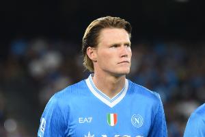 麥克托米奈自意甲首秀各項(xiàng)賽事參與24球，是同期意甲中場(chǎng)球員最多