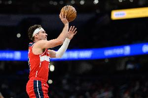 次節(jié)機(jī)會(huì)不多！基斯珀特半場(chǎng)三分6中4轟17分2板2斷 首節(jié)砍16分