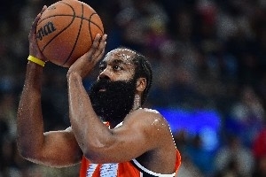 不止1次單場(chǎng)10+三分球員都有誰(shuí)？共11人 庫(kù)里比二三四名總和還多