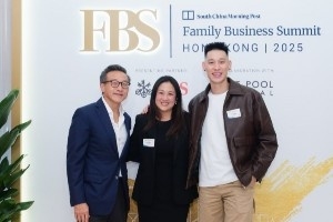 書豪在香港參加企業(yè)峰會：見了蔡老板&姚明 還去了迪士尼