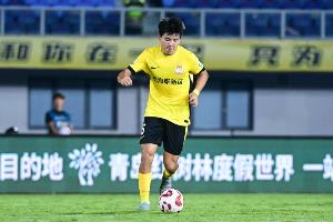 記者豐臻：21歲青島西海岸中場徐彬?qū)⒃诙半x開中超，留洋歐洲！