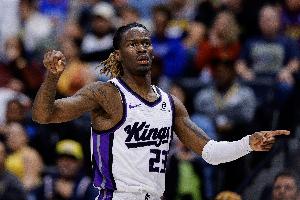 名記：步行者有意國(guó)王球員埃利斯 之前曾試圖通過(guò)交易得到他