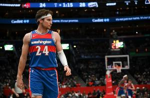 首節(jié)16分奠定基調(diào)！基斯珀特全場(chǎng)11中6得19分3板3斷