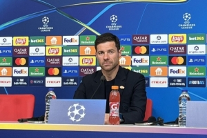 皇馬記者稱贊阿隆索：面對(duì)媒體保護(hù)球員舉止優(yōu)雅，始終以球隊(duì)為重